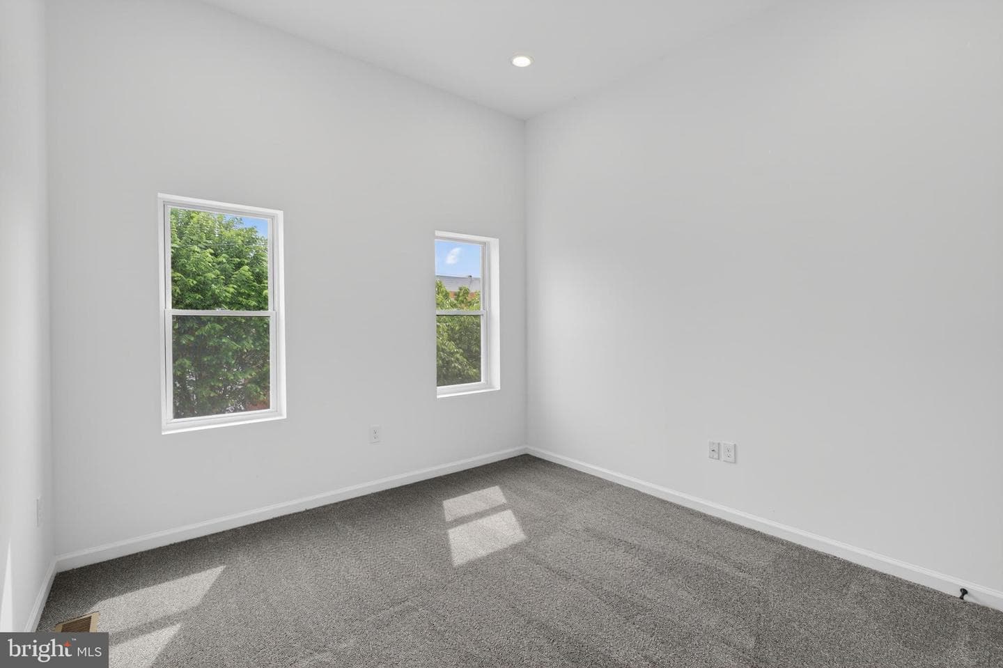 308 S Newkirk Street photo 13