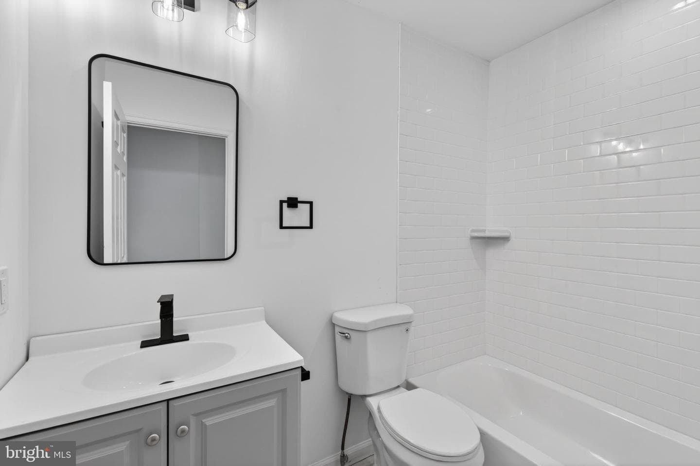 308 S Newkirk Street photo 17