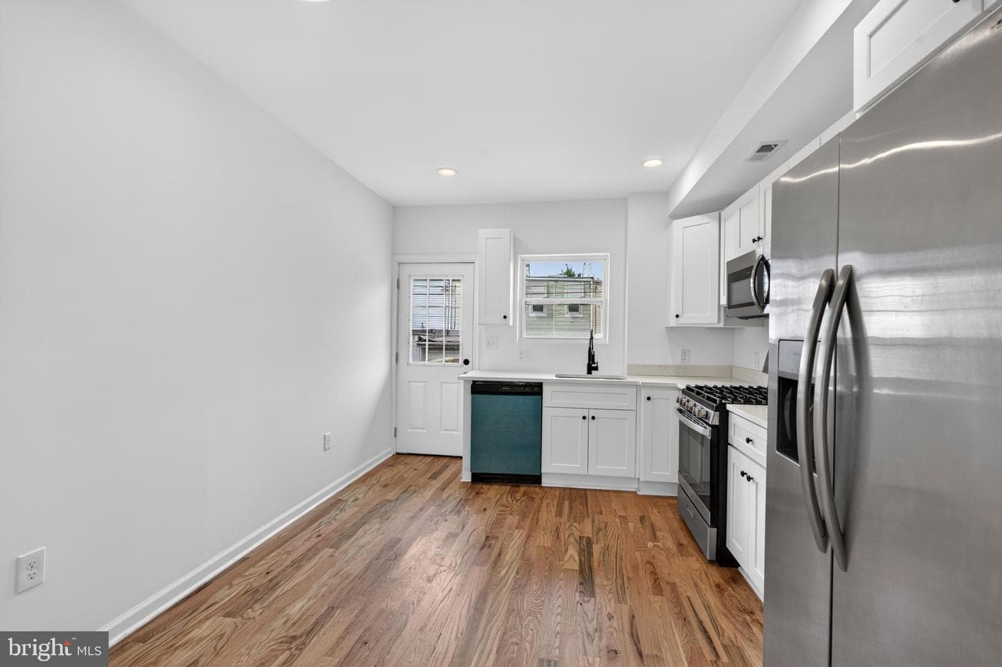308 S Newkirk Street photo 4