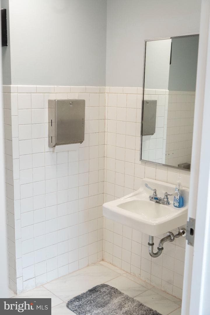 8 N Pulaski Street photo 20