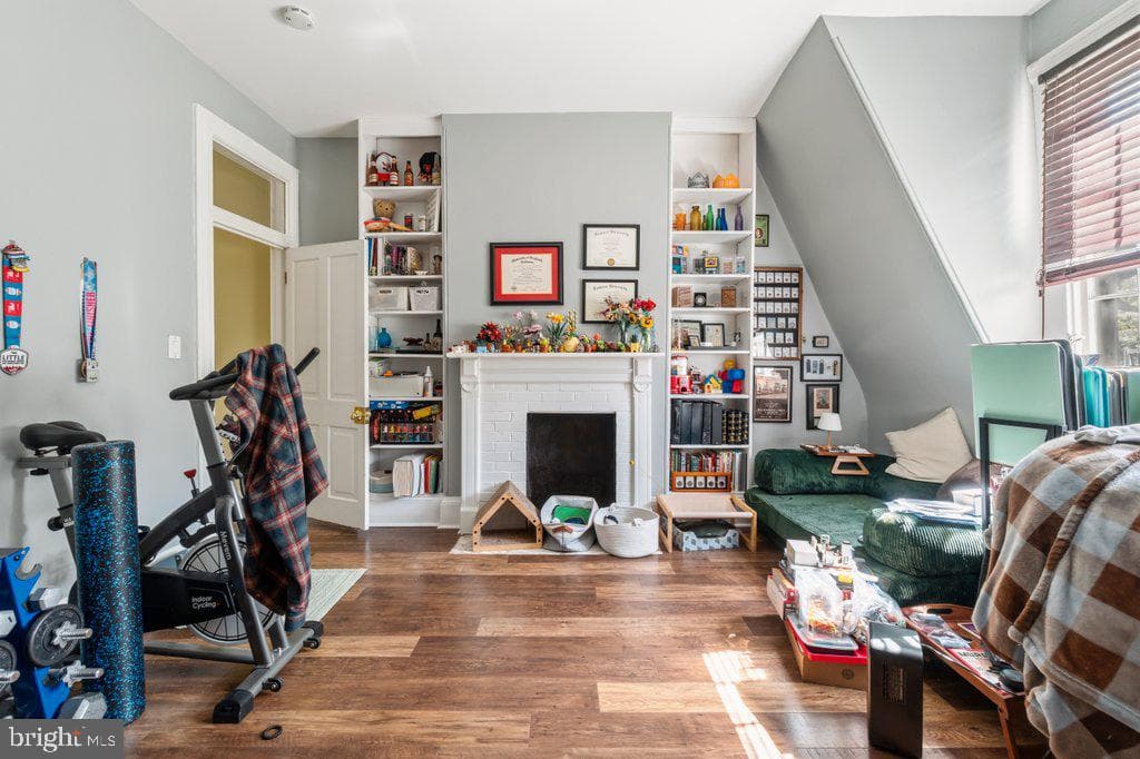1215 John Street photo 11