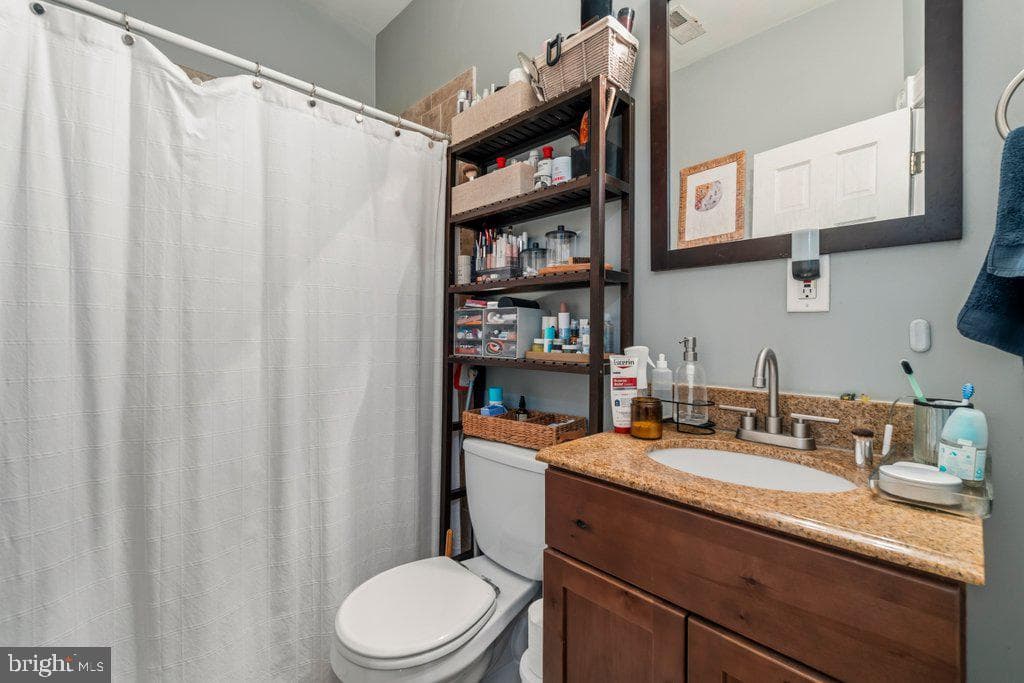 1215 John Street photo 25