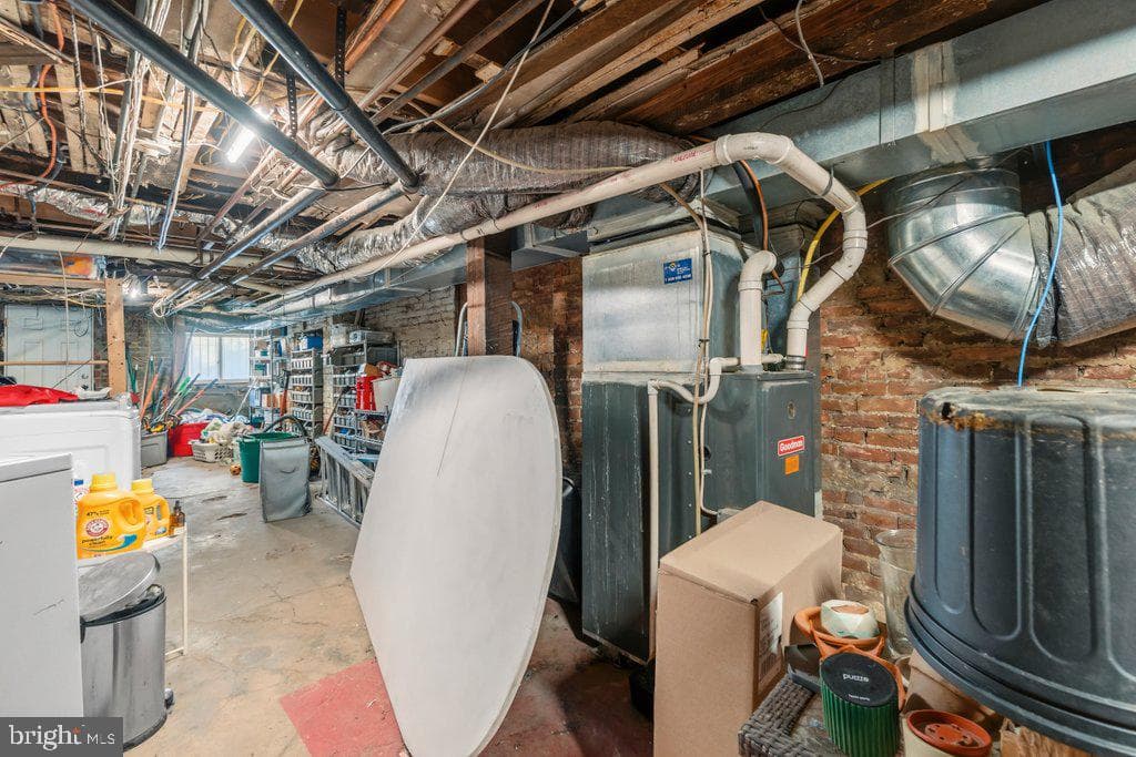 1215 John Street photo 31