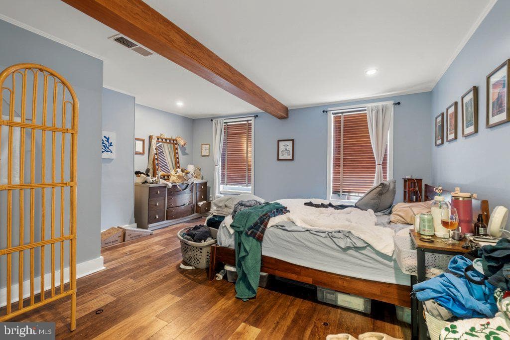 1215 John Street photo 9