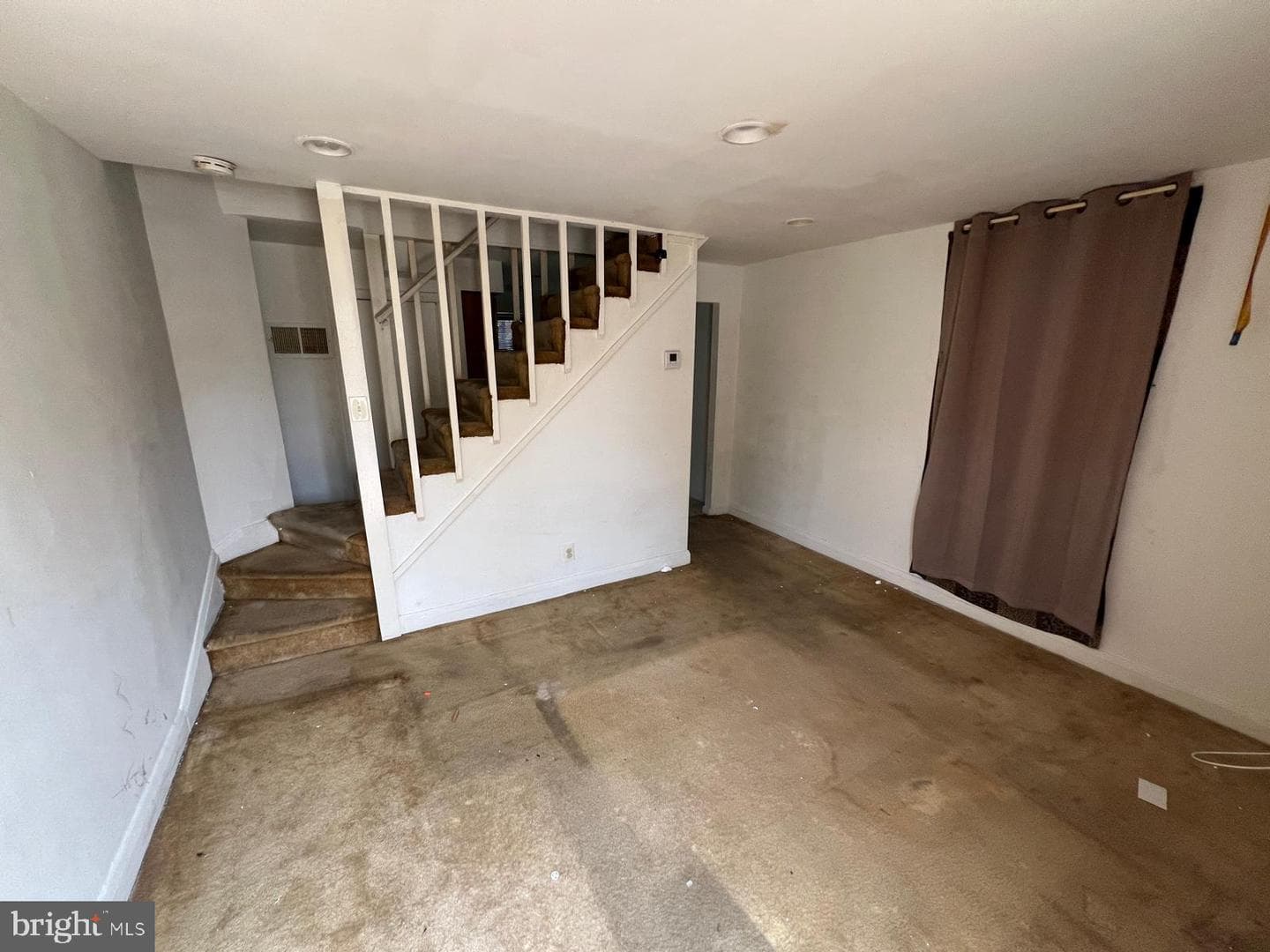 2817 Bookert Drive photo 3