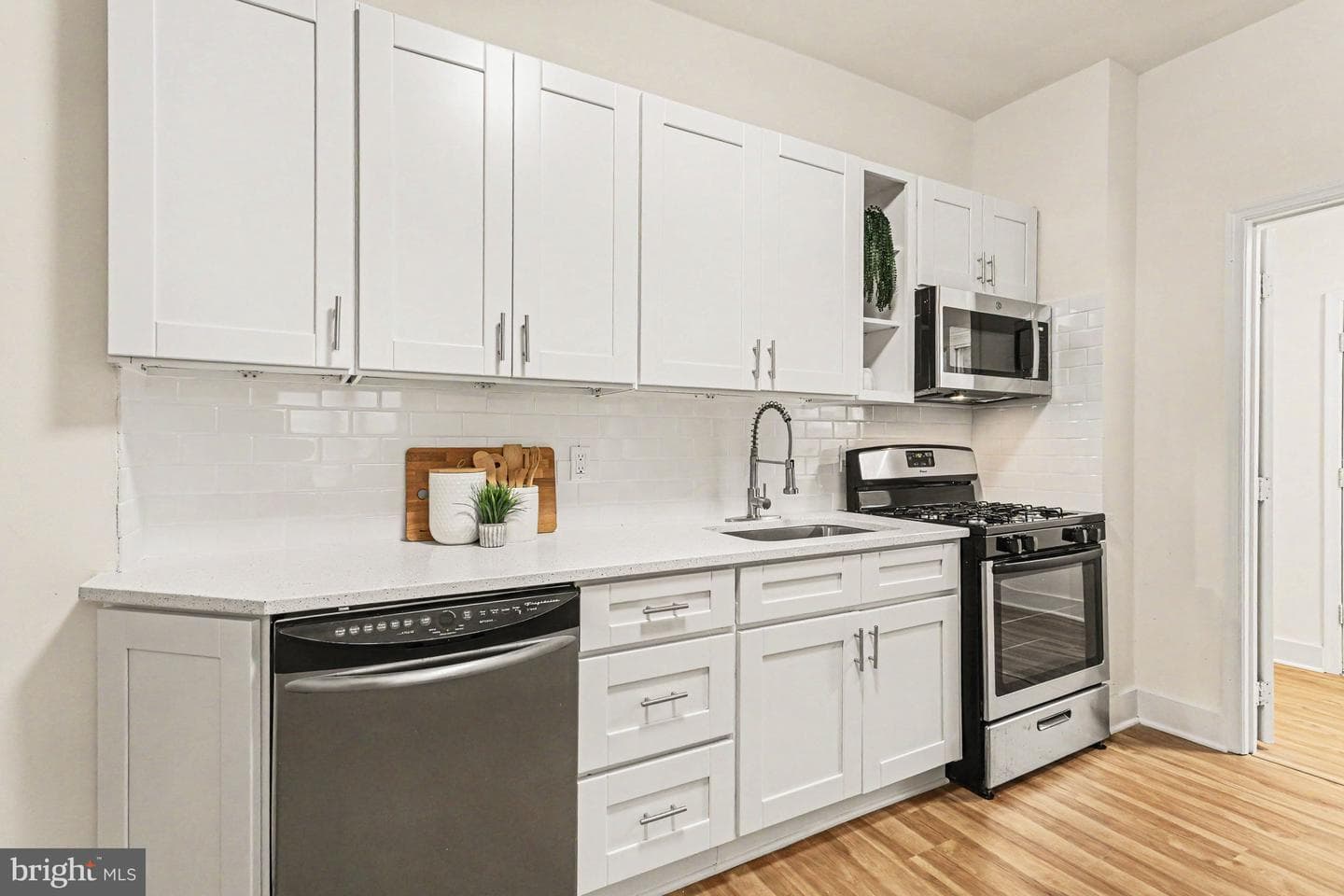 1701 E 33rd Street photo 5
