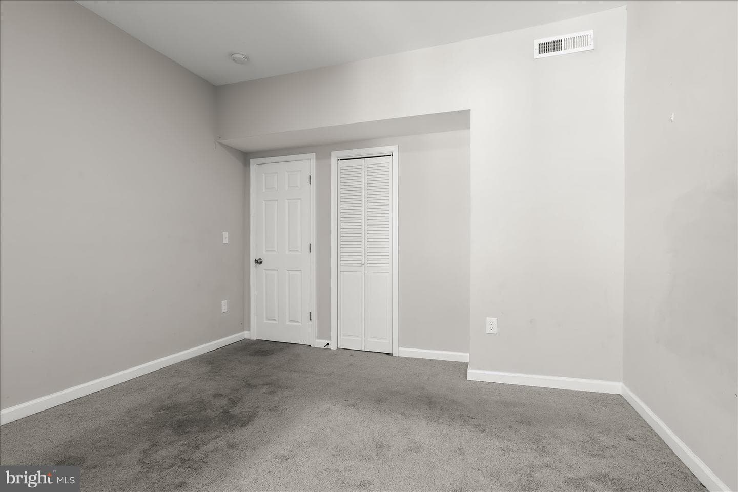 2424 Liberty Heights Avenue photo 26