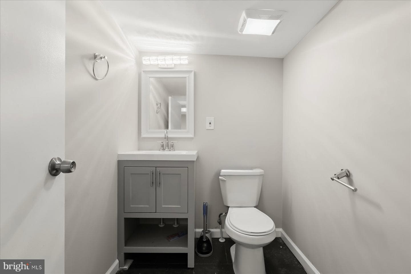2424 Liberty Heights Avenue photo 32