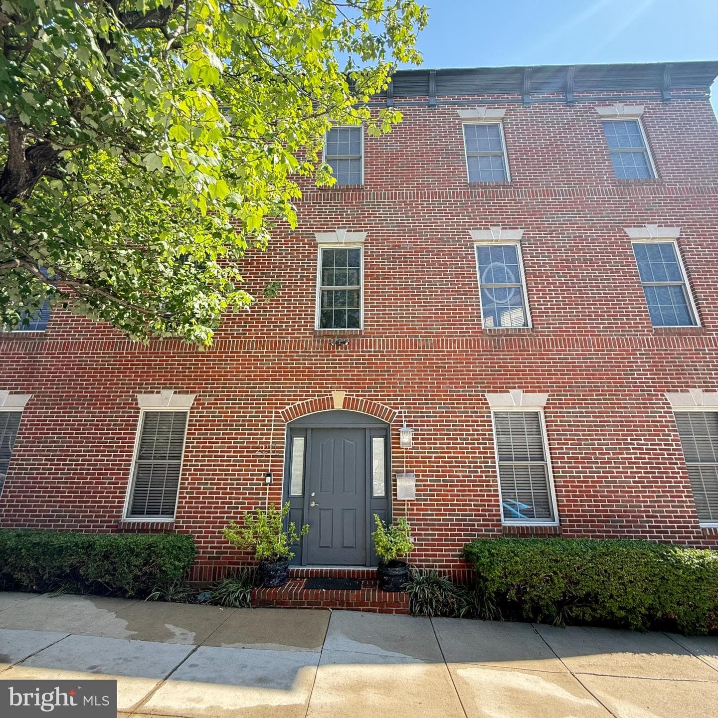 2211 Fleet Street