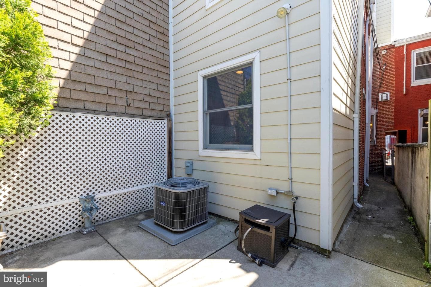918 S Ellwood Avenue photo 39