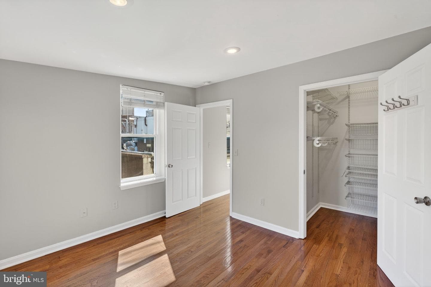 60 E Randall Street E photo 32