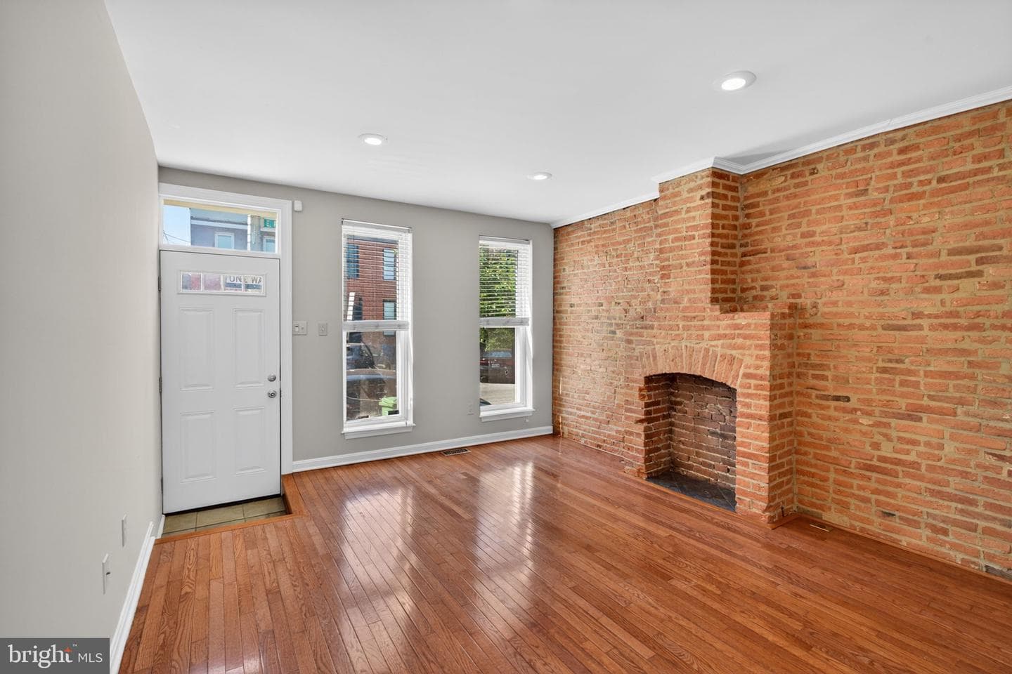 60 E Randall Street E photo 4