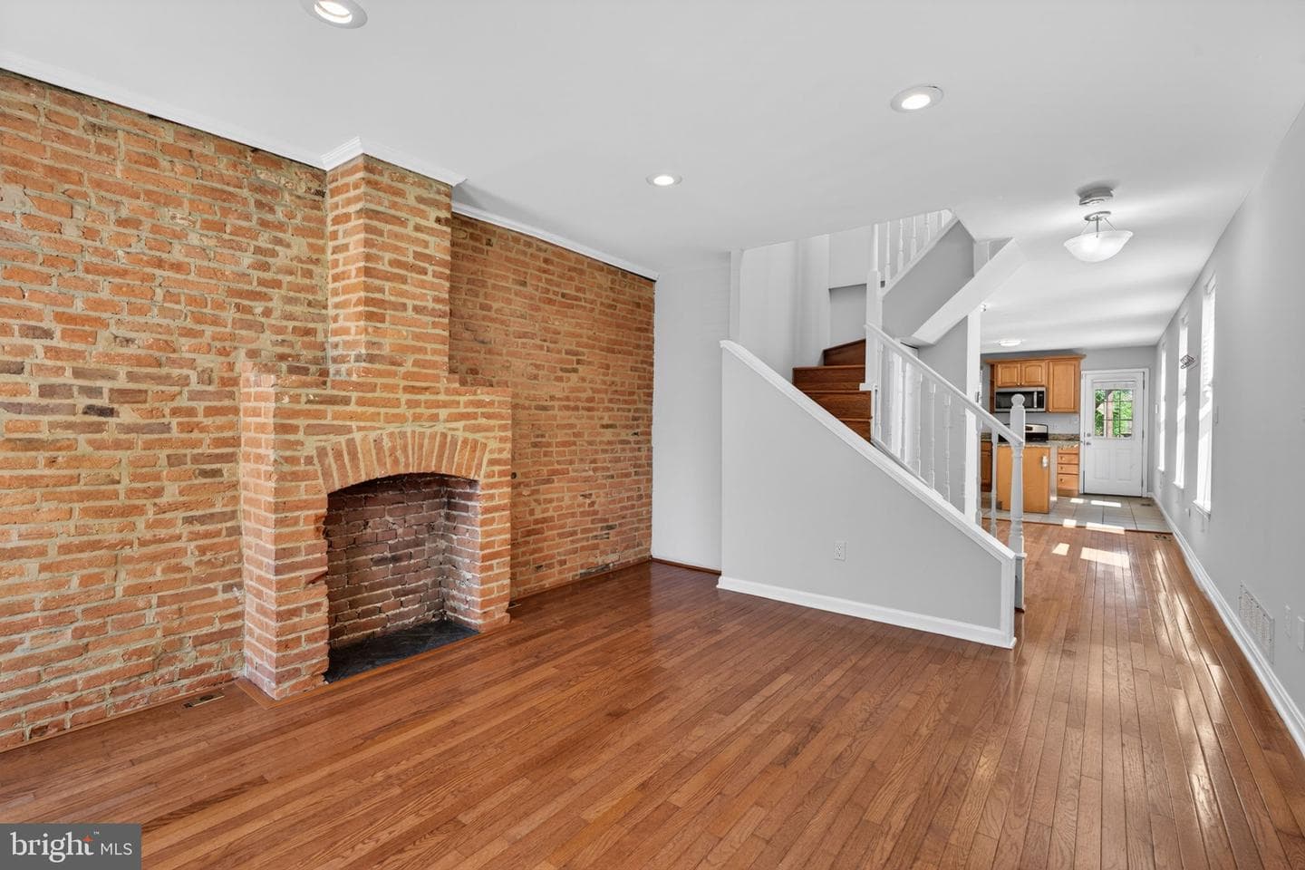 60 E Randall Street E photo 5