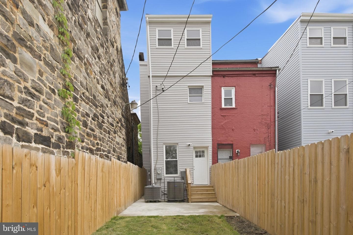 1032 N Fulton Avenue photo 33