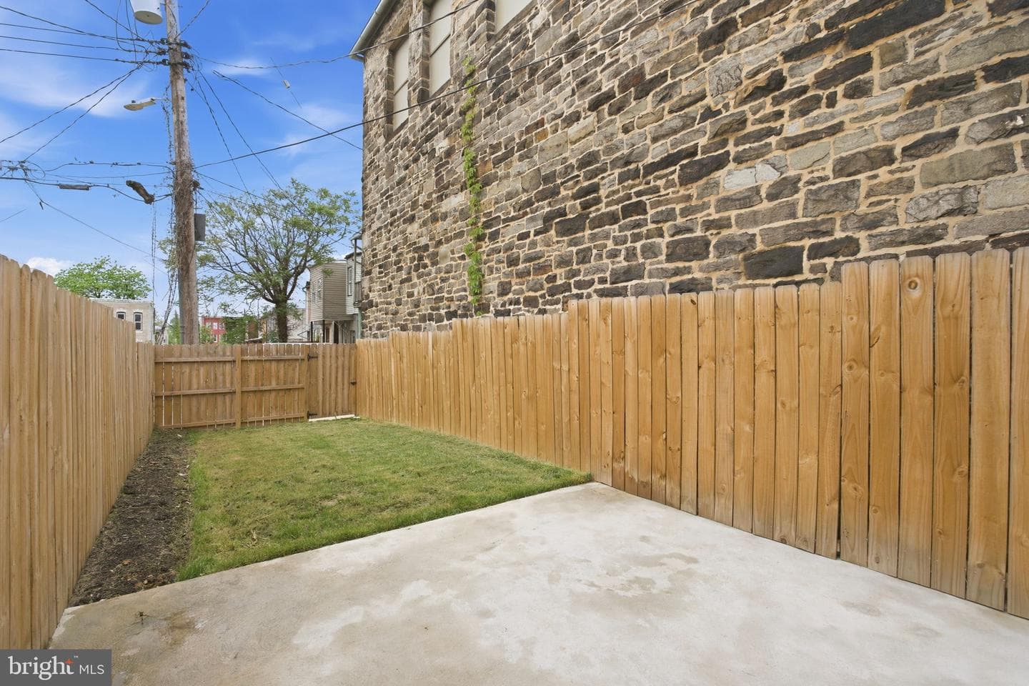 1032 N Fulton Avenue photo 34