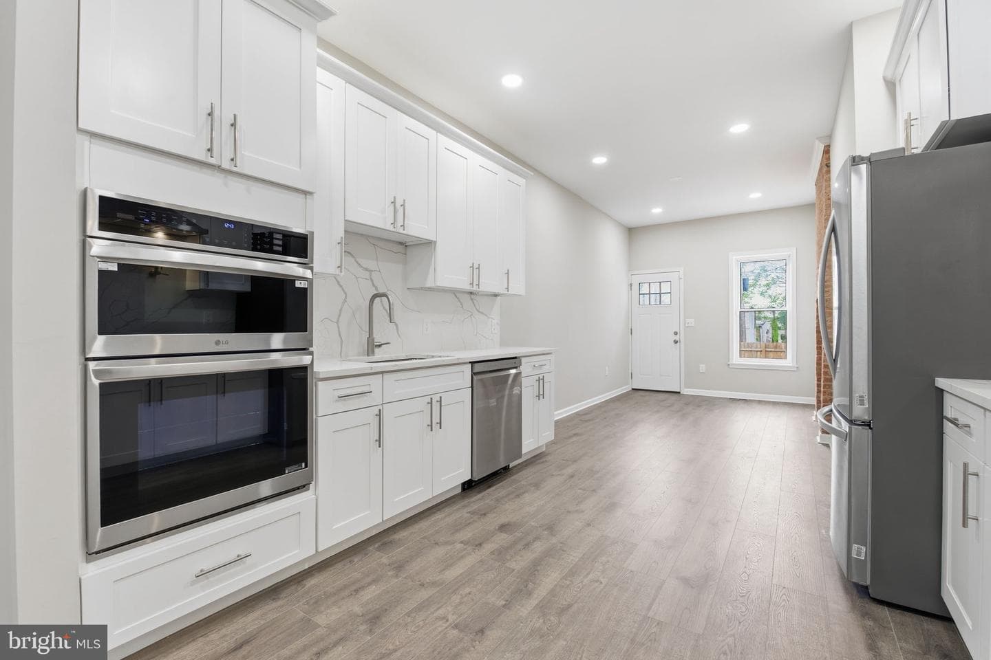1032 N Fulton Avenue photo 9