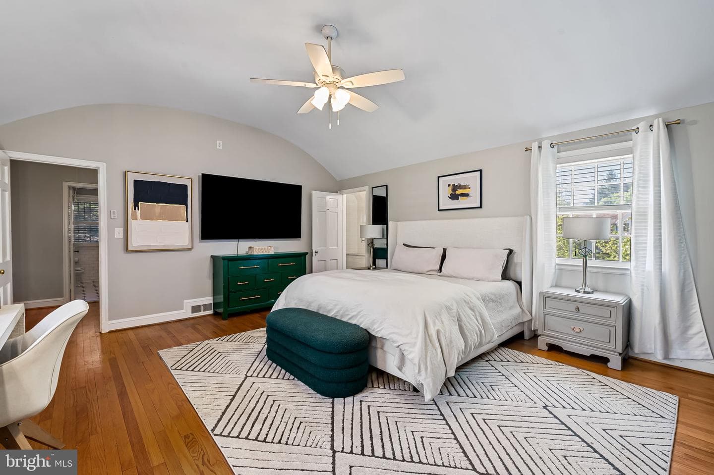 212 Saint Dunstans Road photo 19