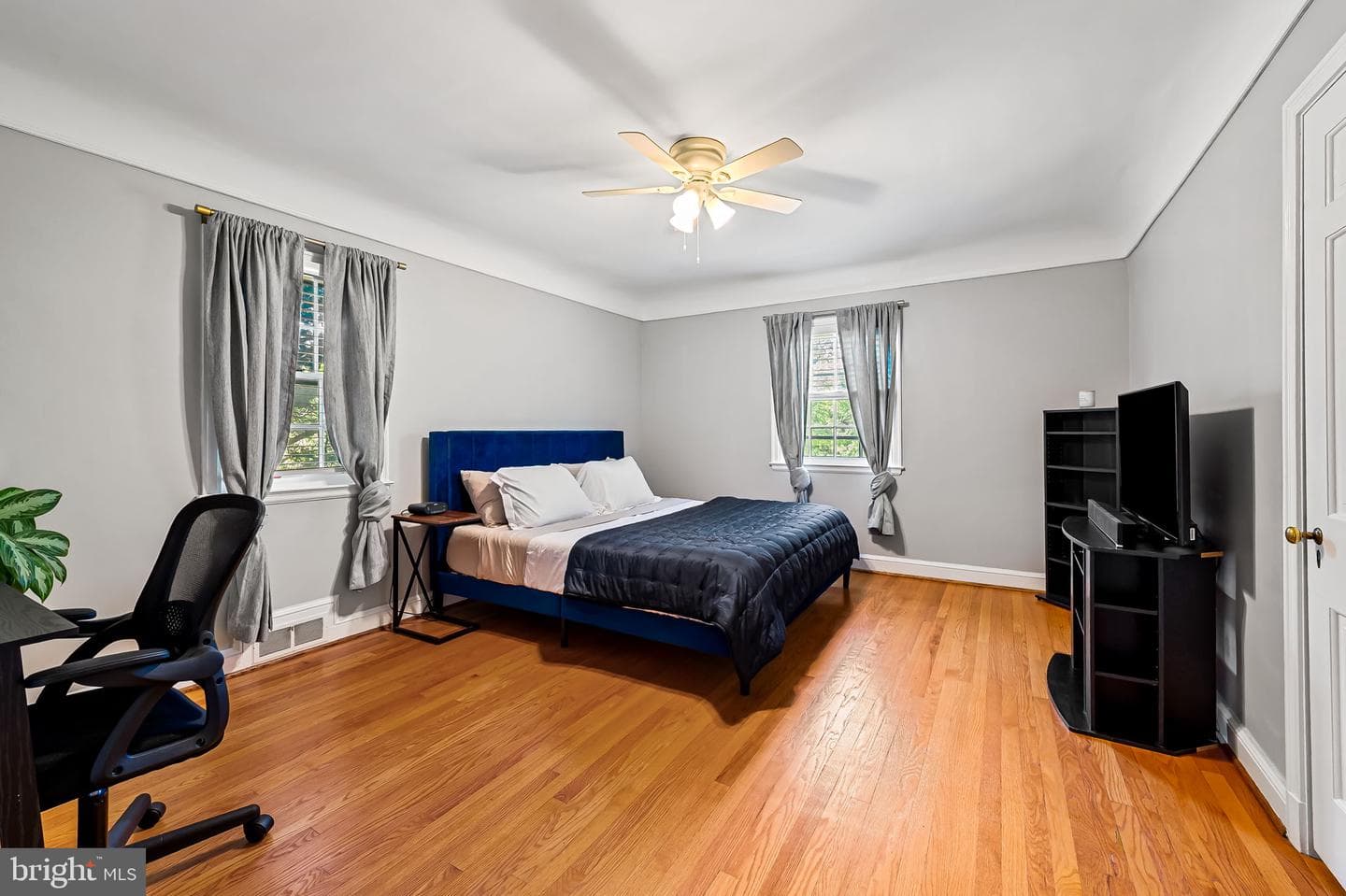 212 Saint Dunstans Road photo 26