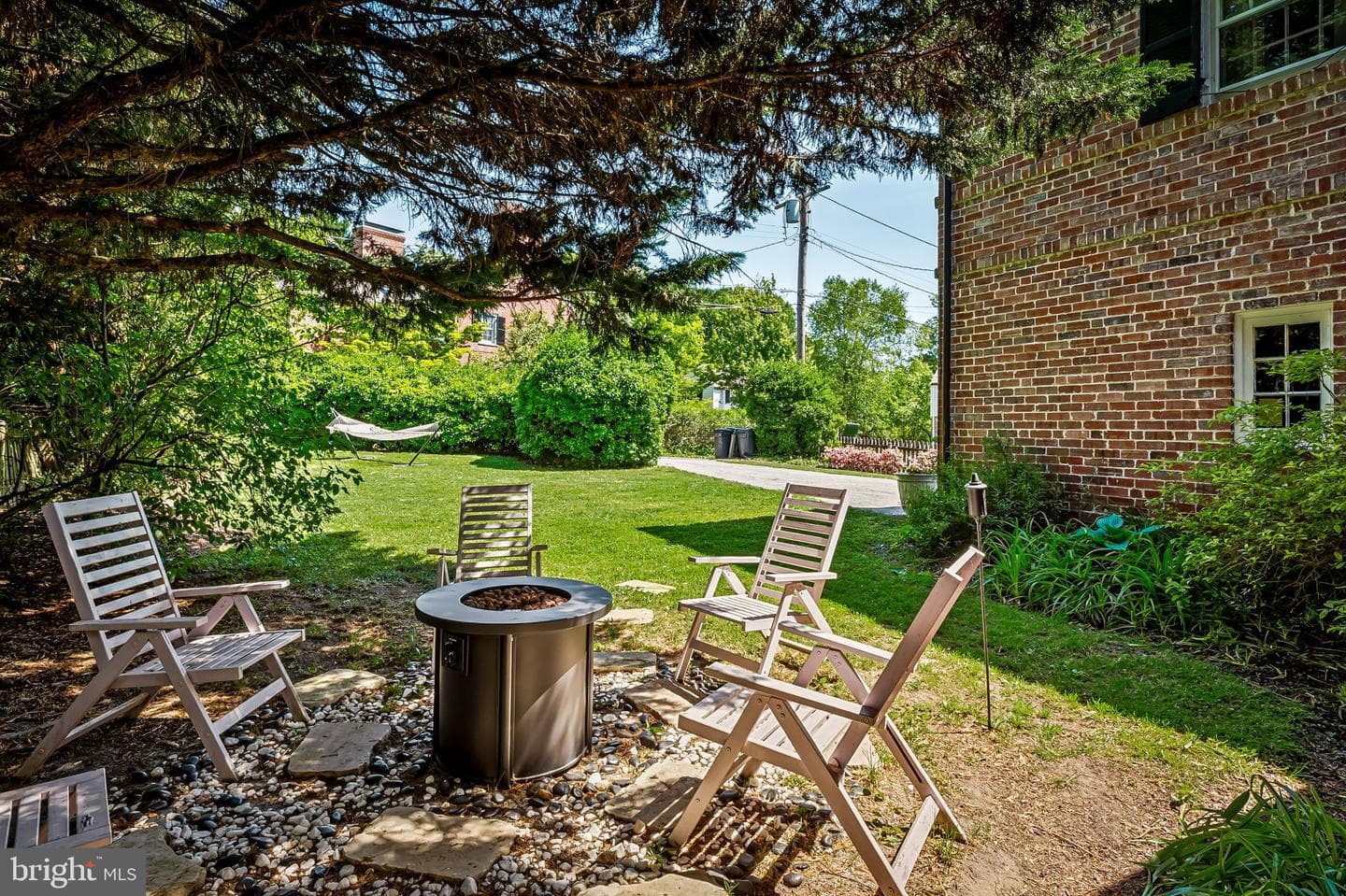 212 Saint Dunstans Road photo 37