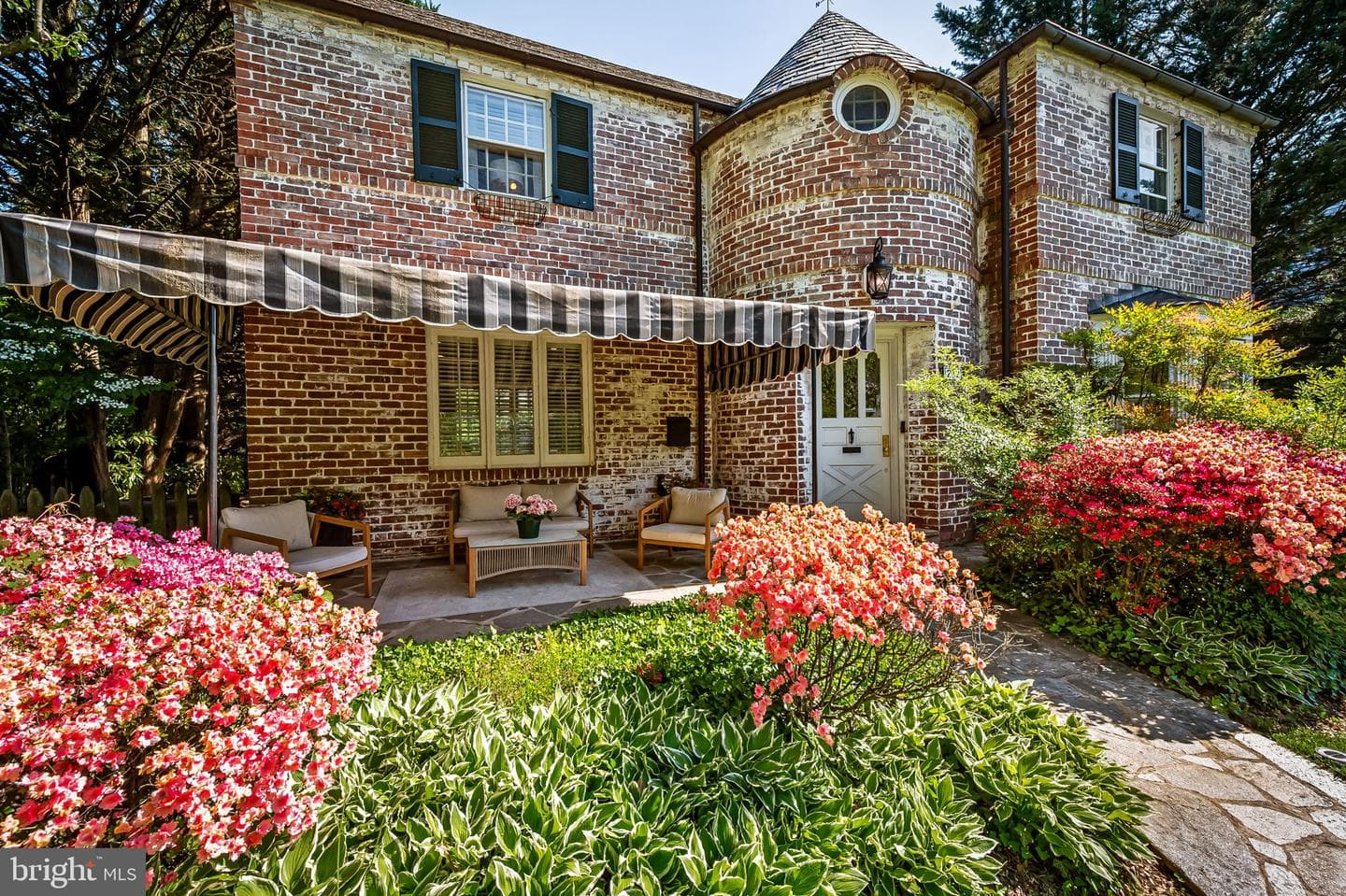212 Saint Dunstans Road photo 4