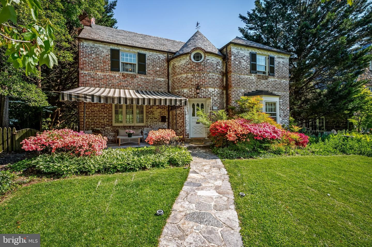 212 Saint Dunstans Road photo 46