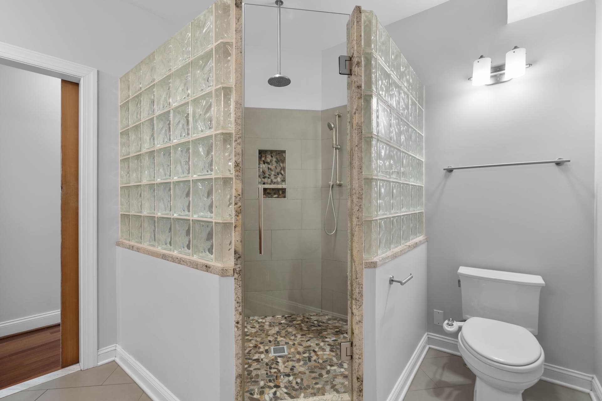 2916 Dillon Street photo 44
