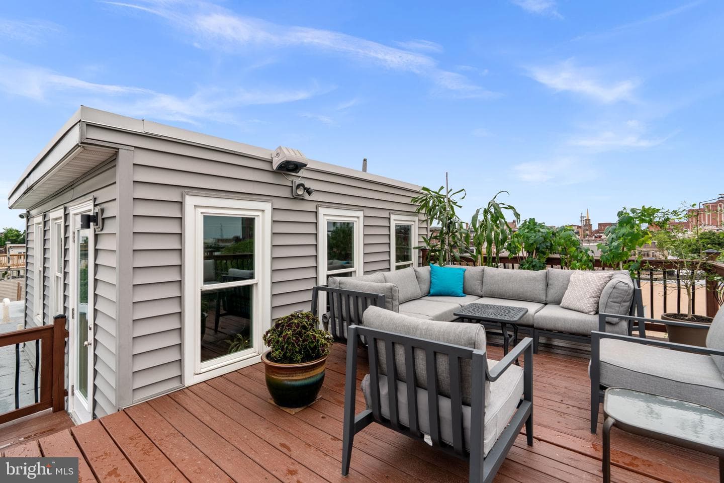 2916 Dillon Street photo 58