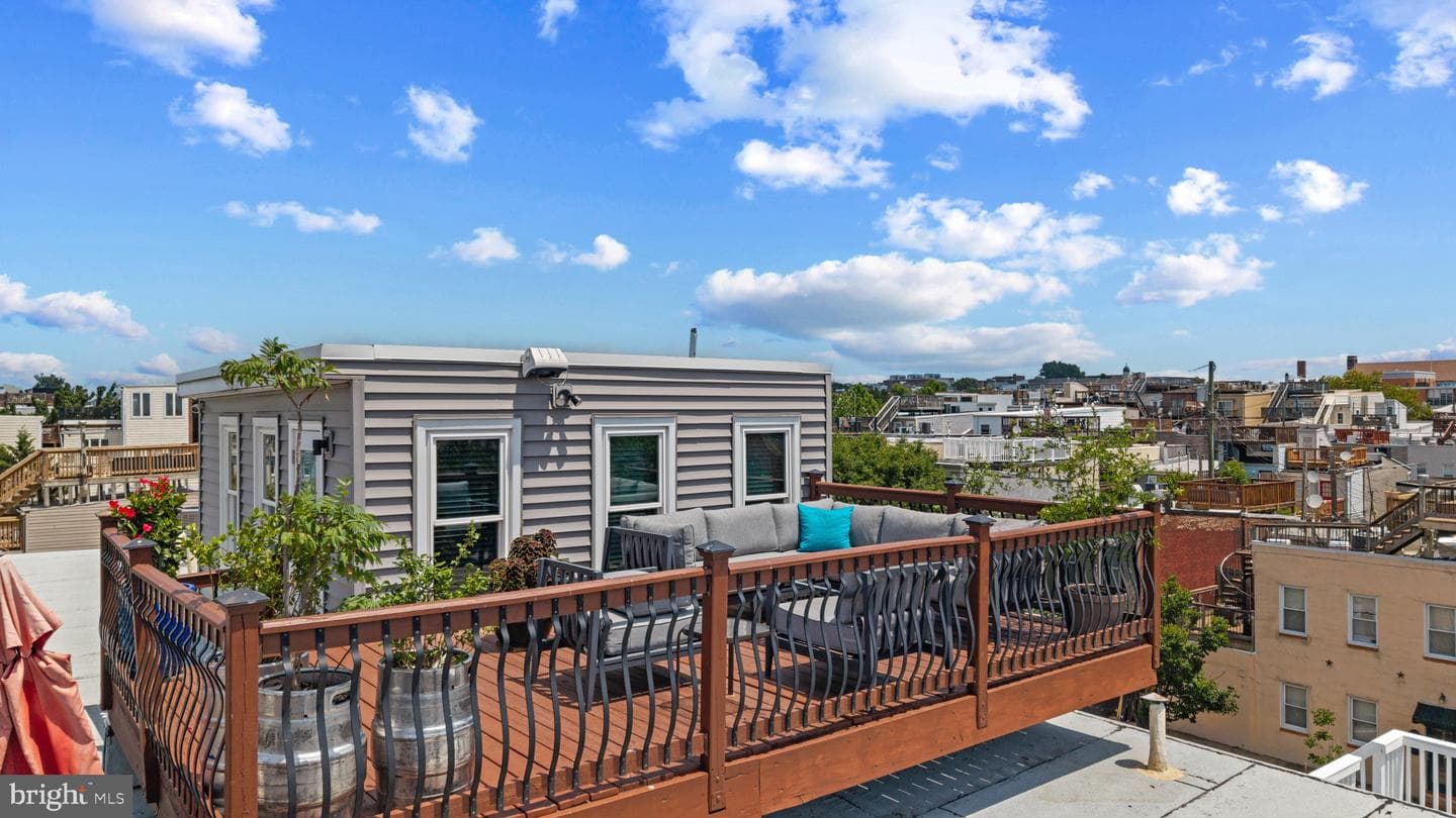 2916 Dillon Street photo 6