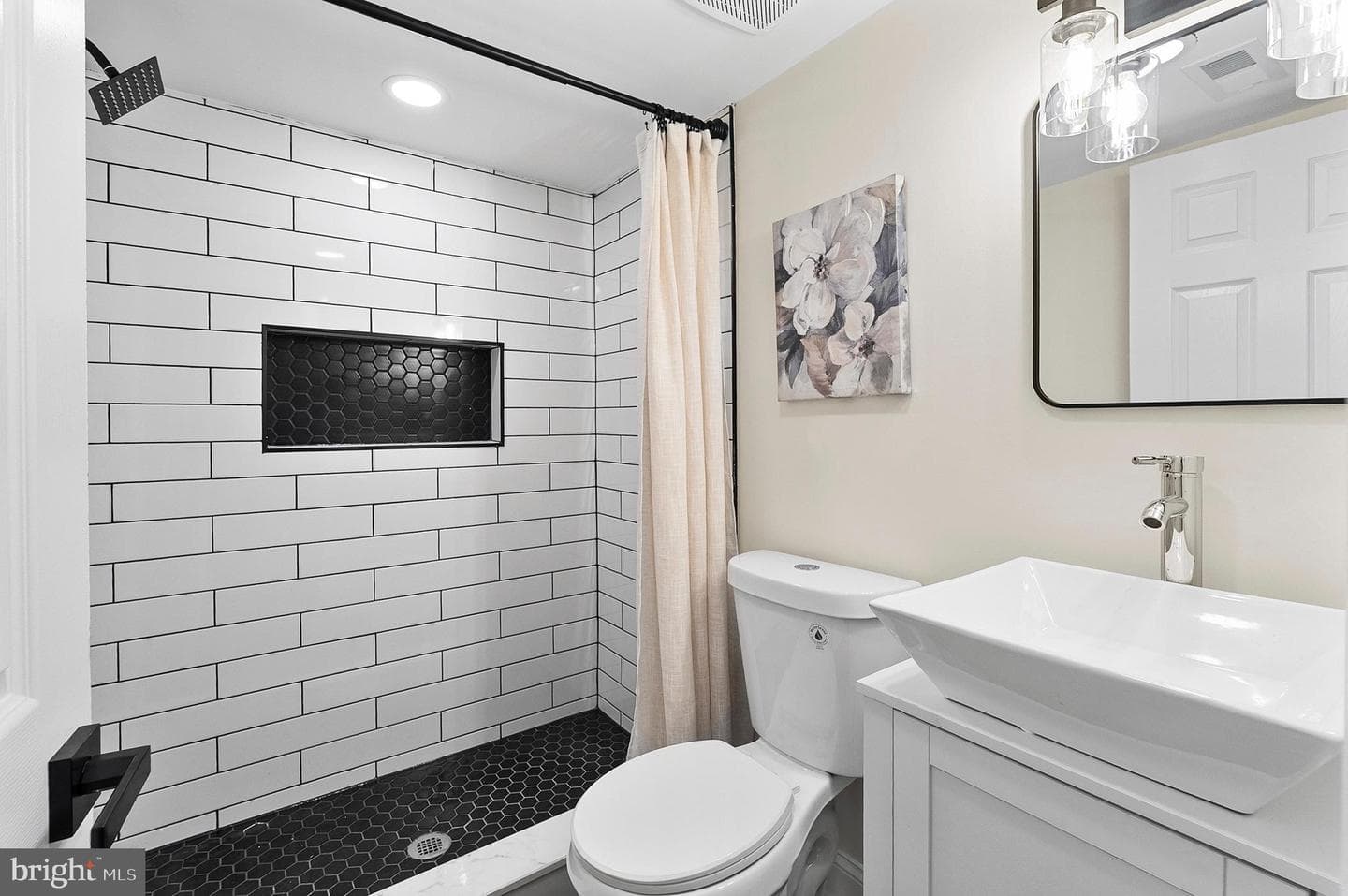 323 S Stricker Street photo 31
