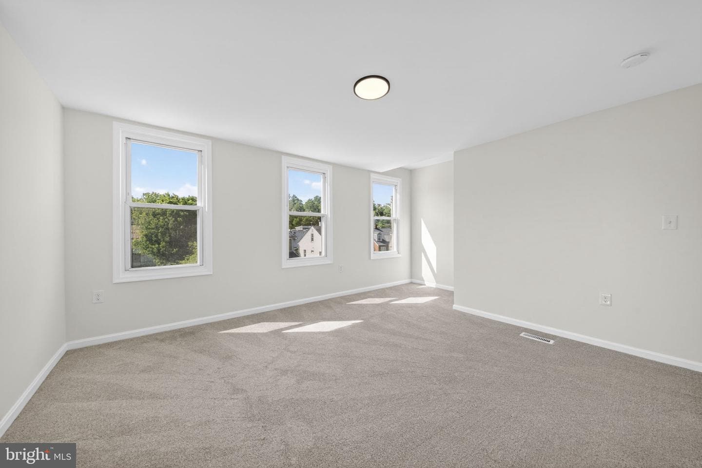 5923 Kavon Avenue photo 31