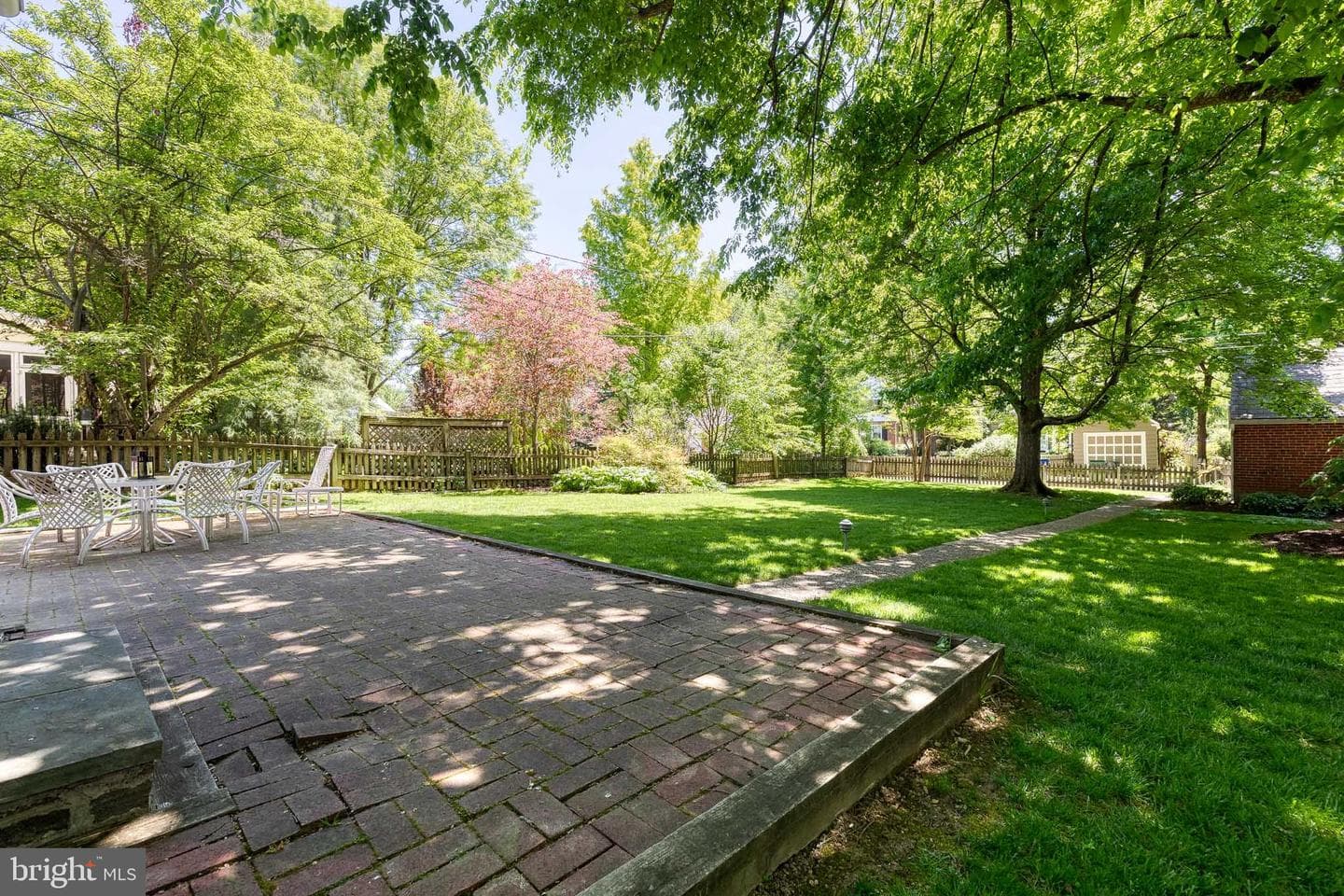 325 Broadmoor Road photo 33