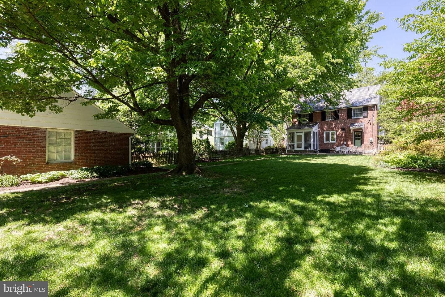 325 Broadmoor Road photo 35