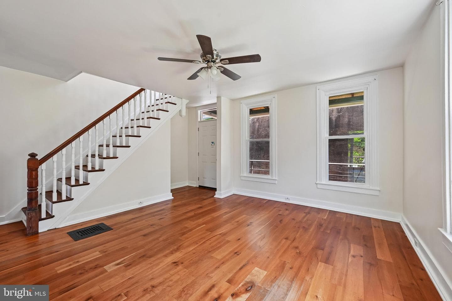 5702 Falls Road photo 12