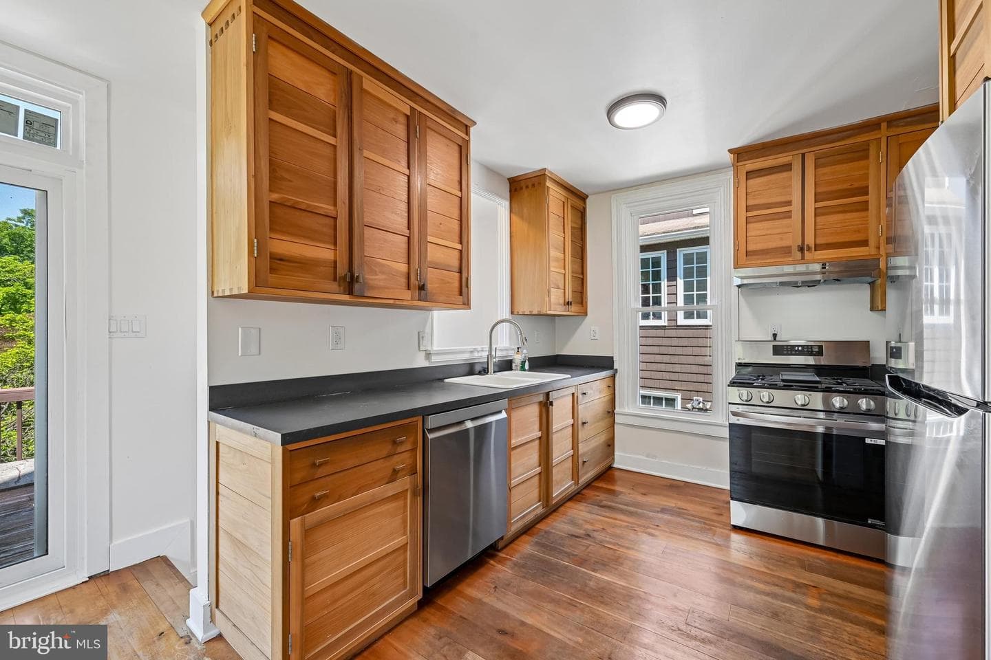 5702 Falls Road photo 18