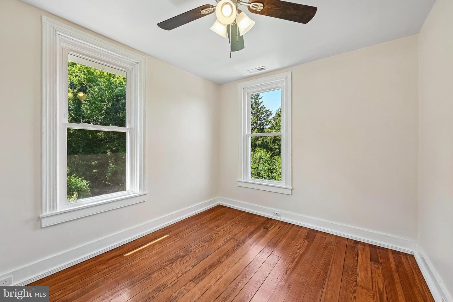 5702 Falls Road photo 30
