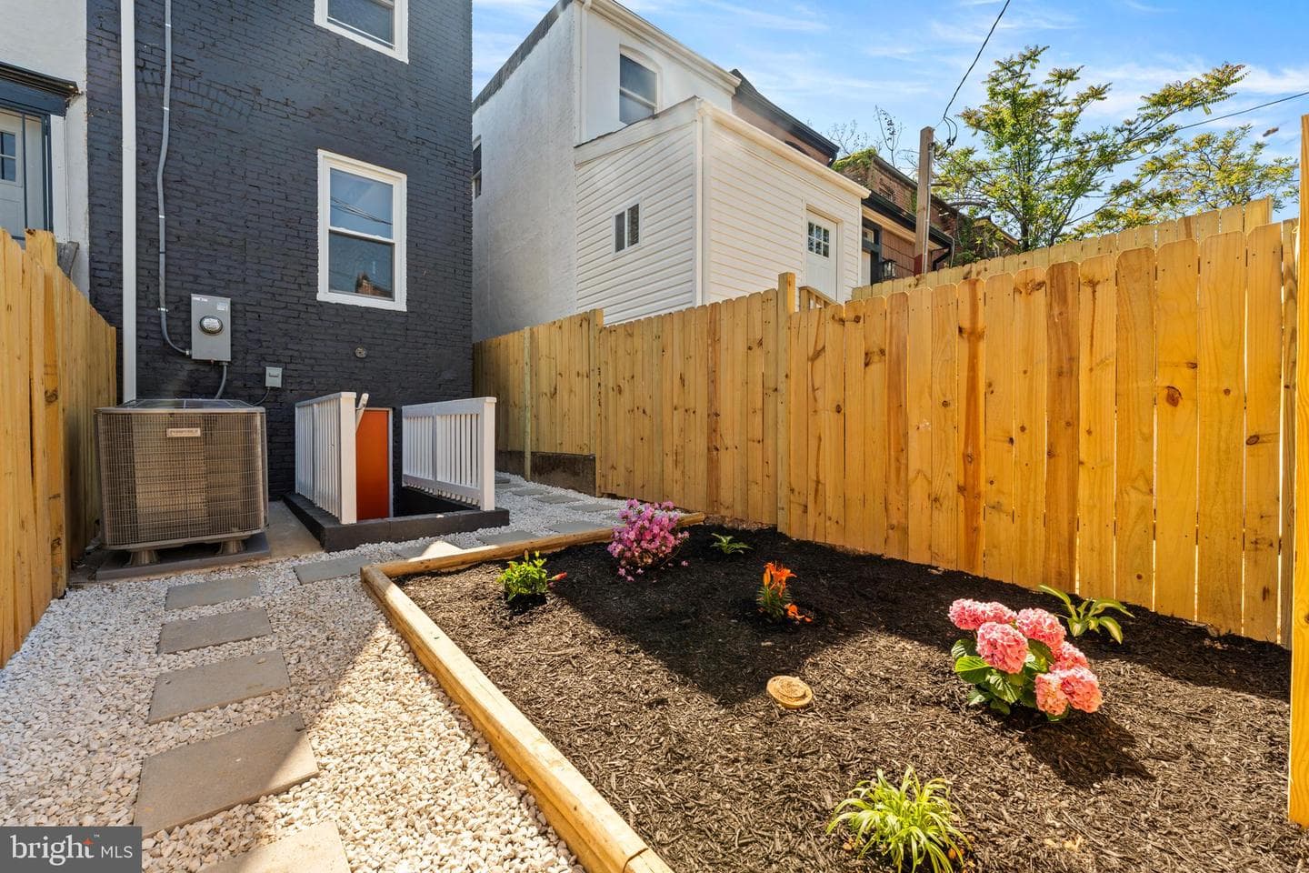 1724 N Milton Avenue photo 30