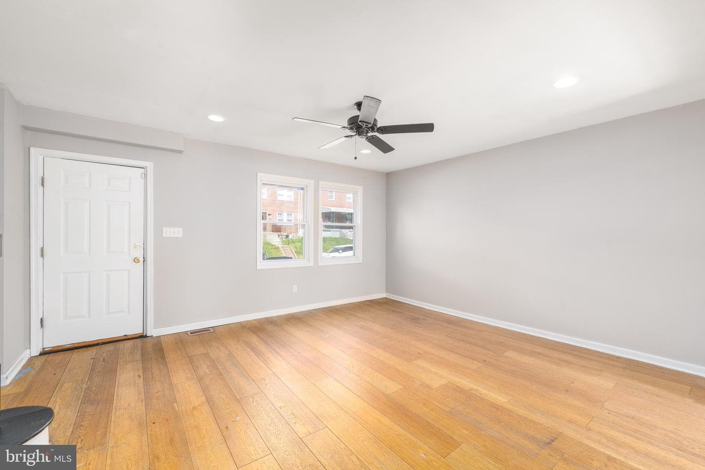 23 S Abington Avenue photo 3