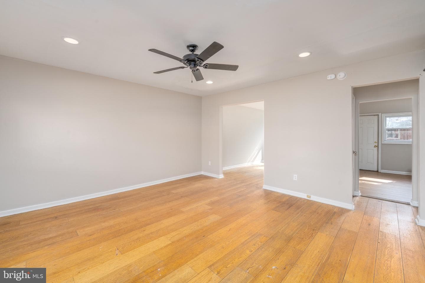23 S Abington Avenue photo 4