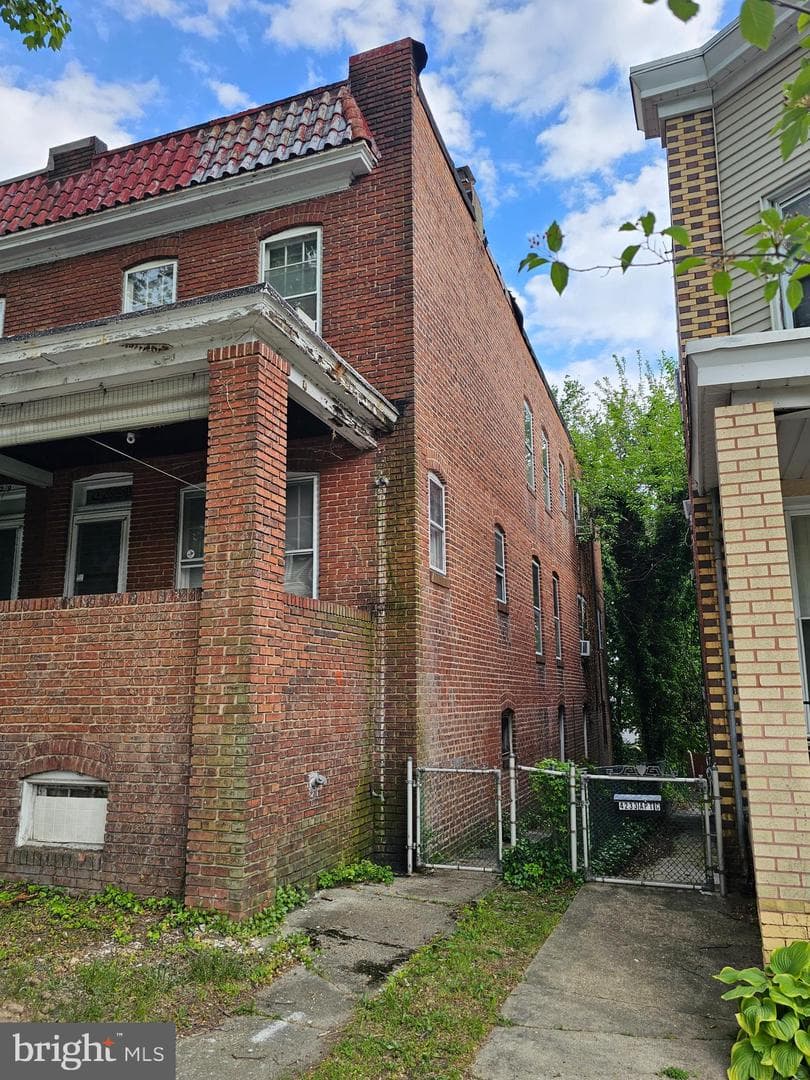 4231 Euclid Avenue photo 2