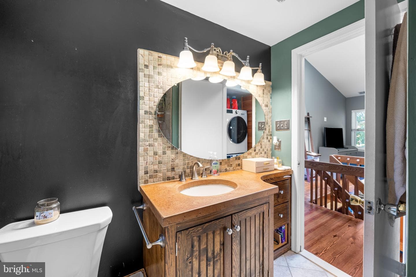 415 E Cross Street E photo 18
