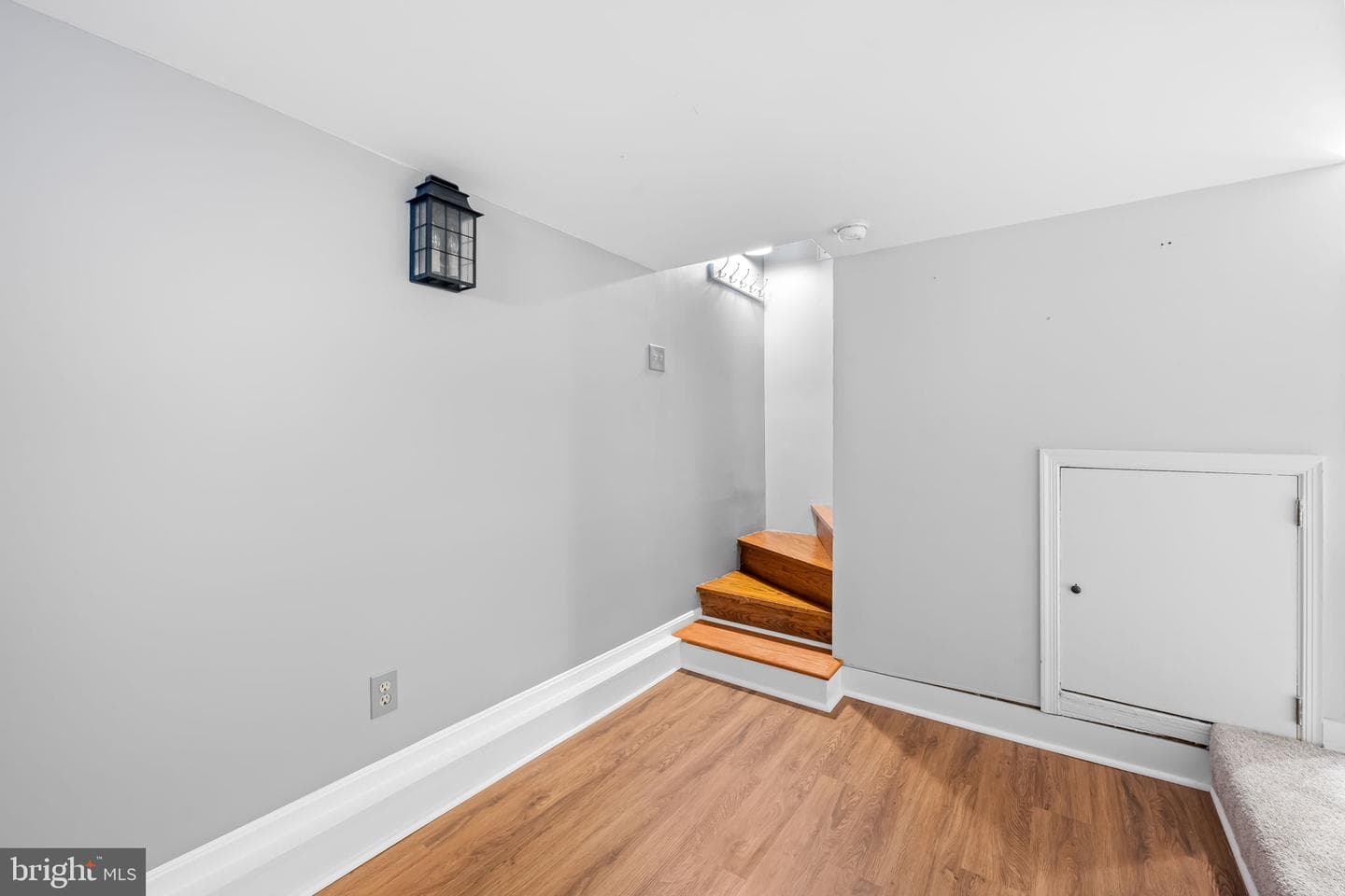 415 E Cross Street E photo 22
