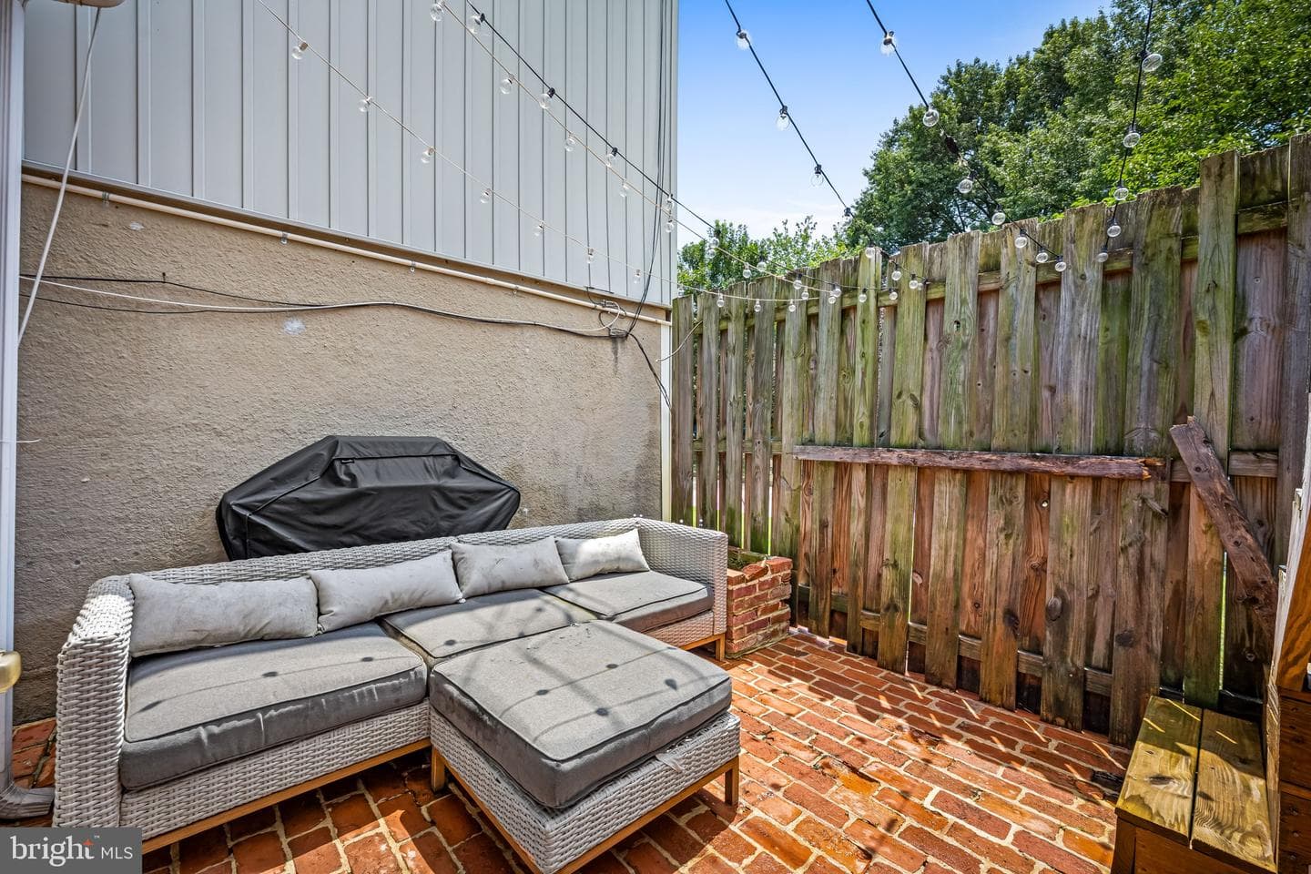 415 E Cross Street E photo 27