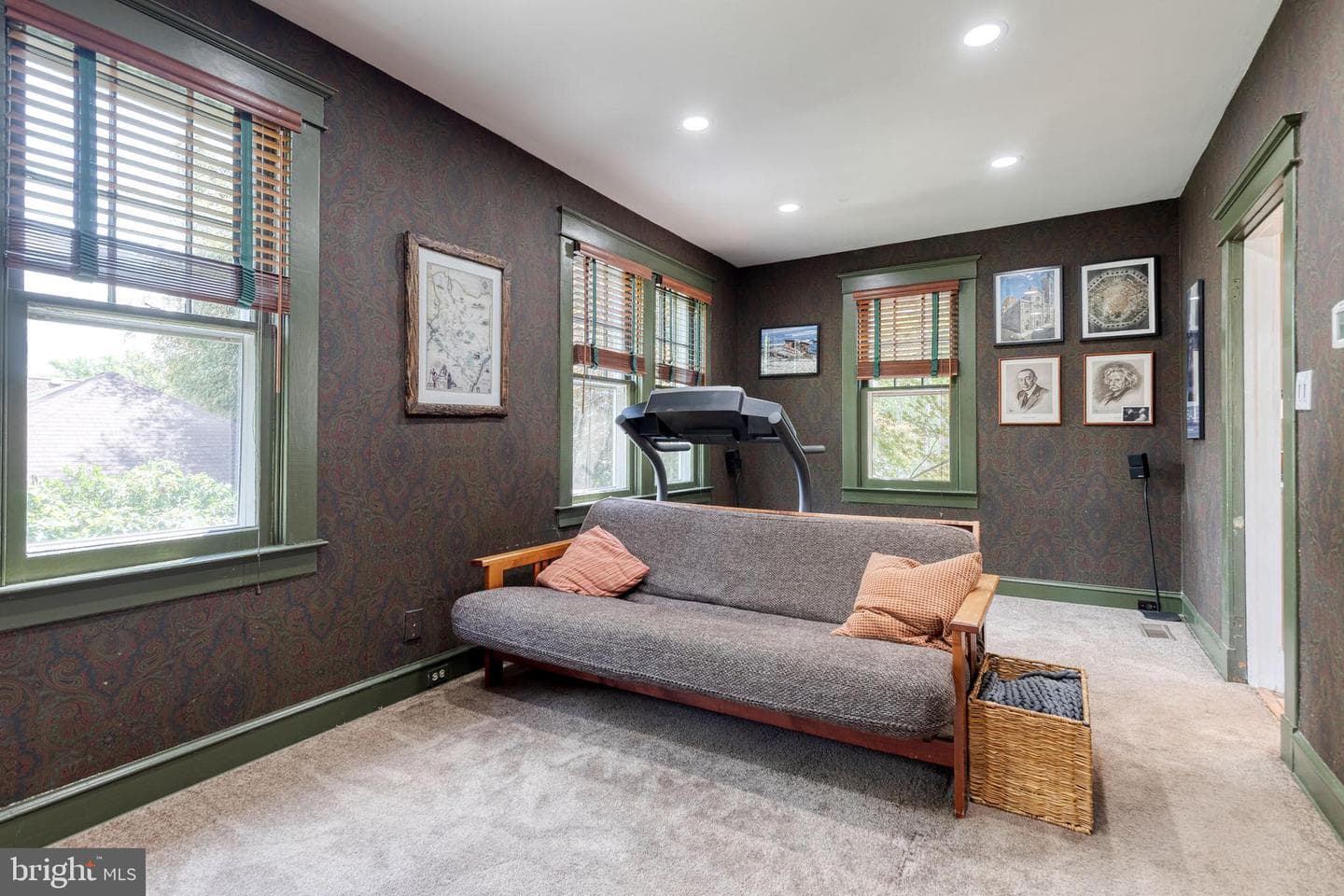 6004 Falls Road photo 14