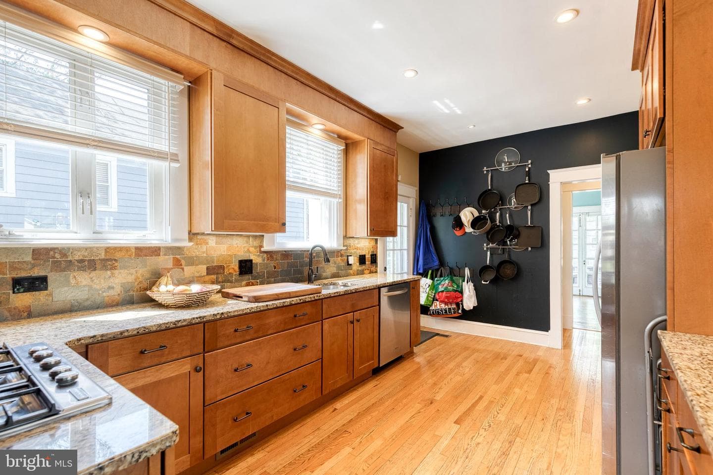 6004 Falls Road photo 19