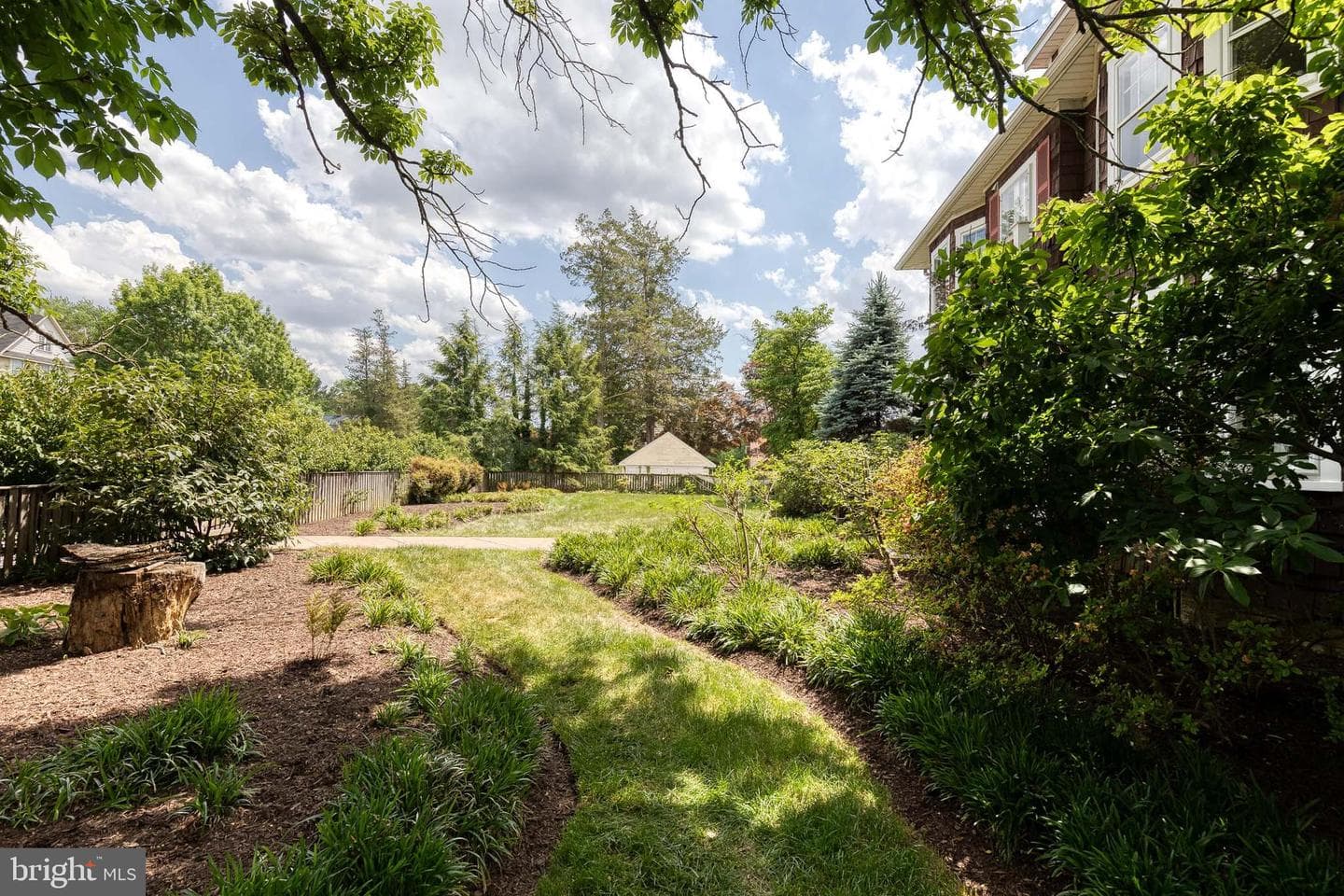 6004 Falls Road photo 35