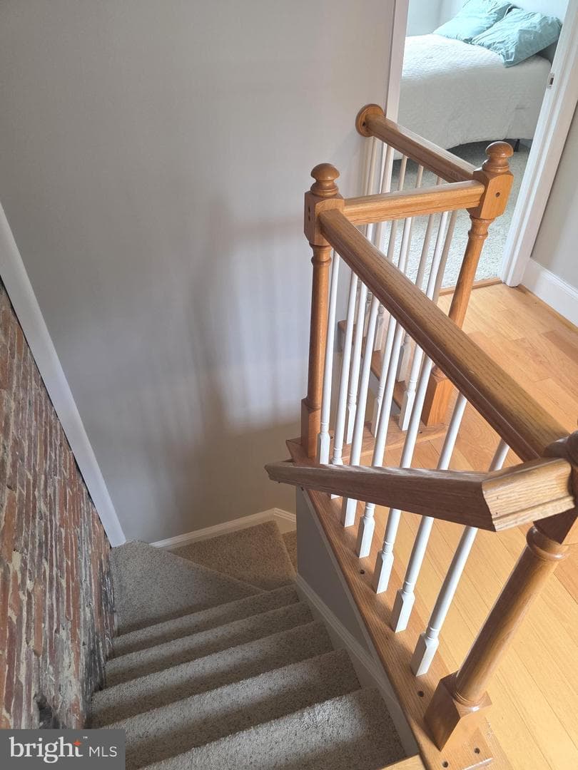 628 Warner Street photo 32
