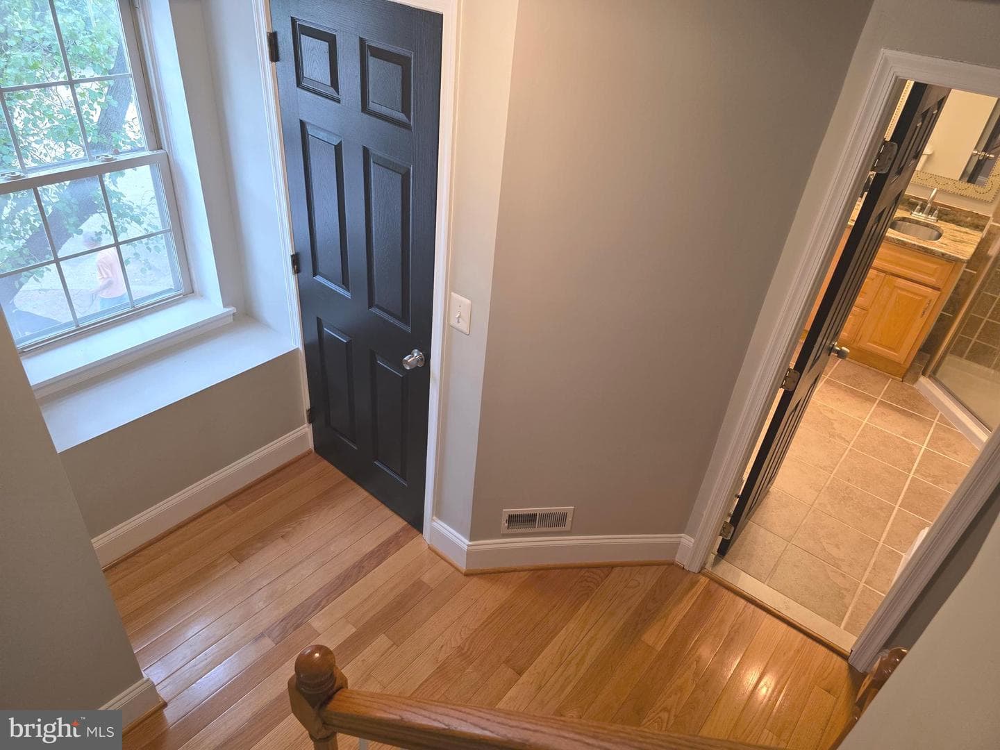 628 Warner Street photo 35