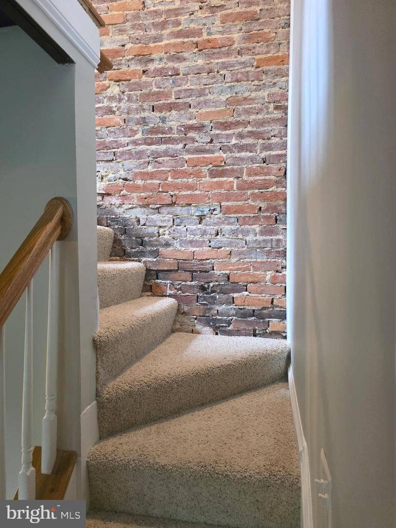 628 Warner Street photo 36