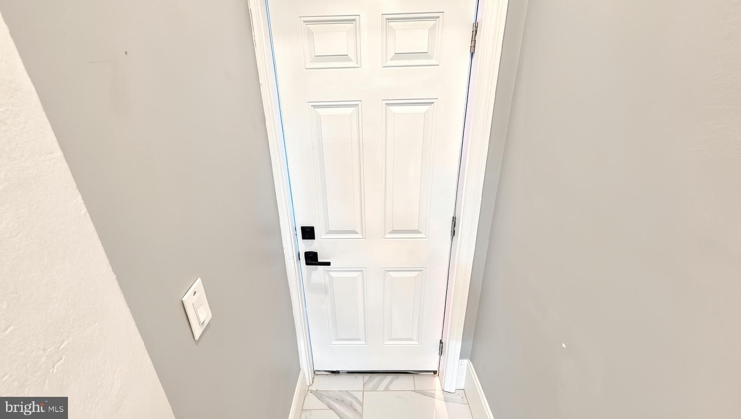1307 Glyndon Avenue photo 4