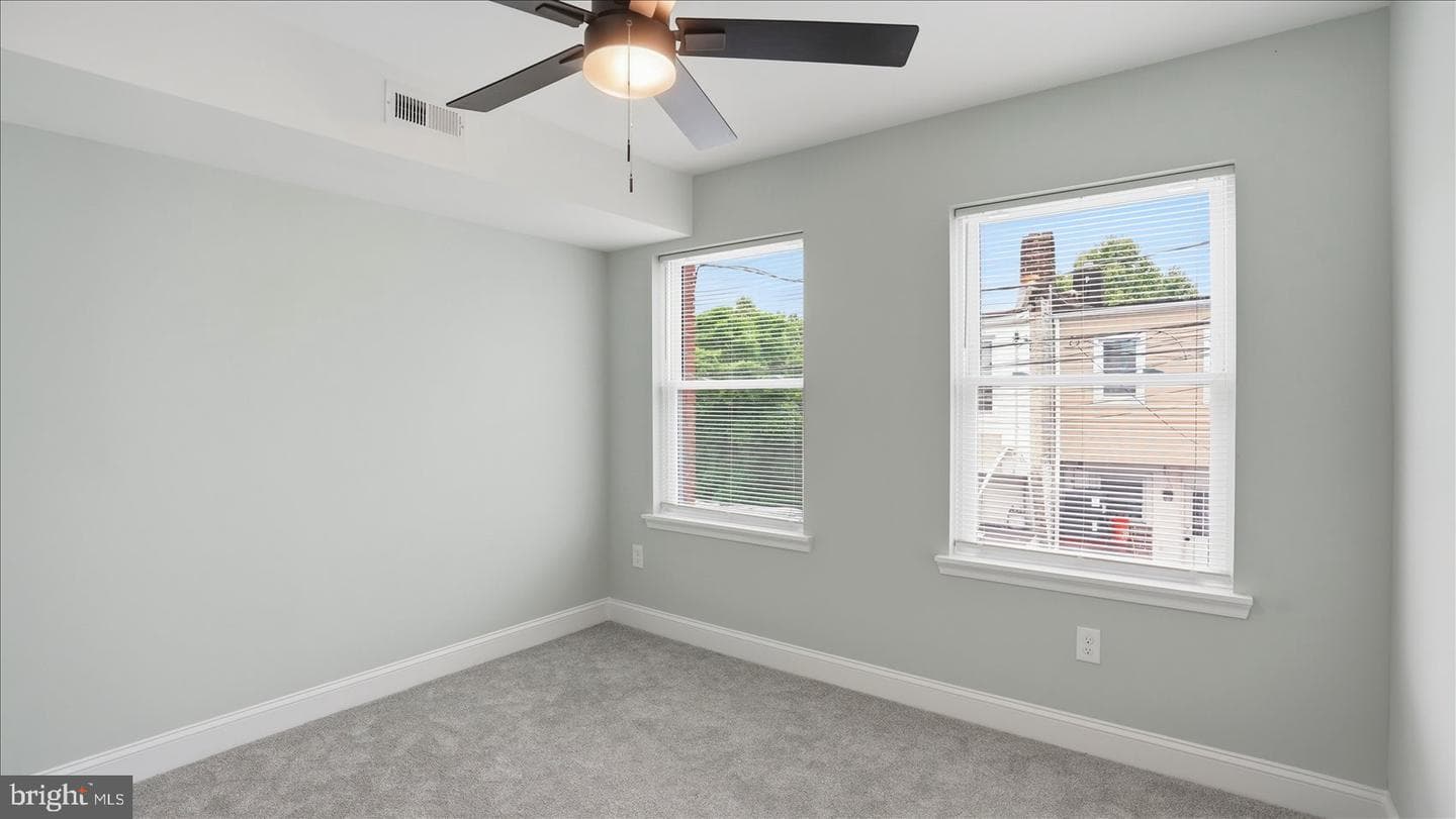 502 N Robinson Street photo 17